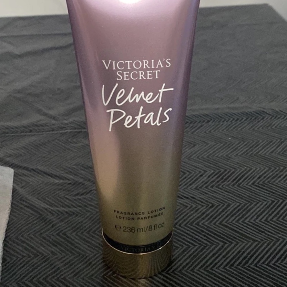 Victoria's Secret Velvet Petals Fragrance Lotion
